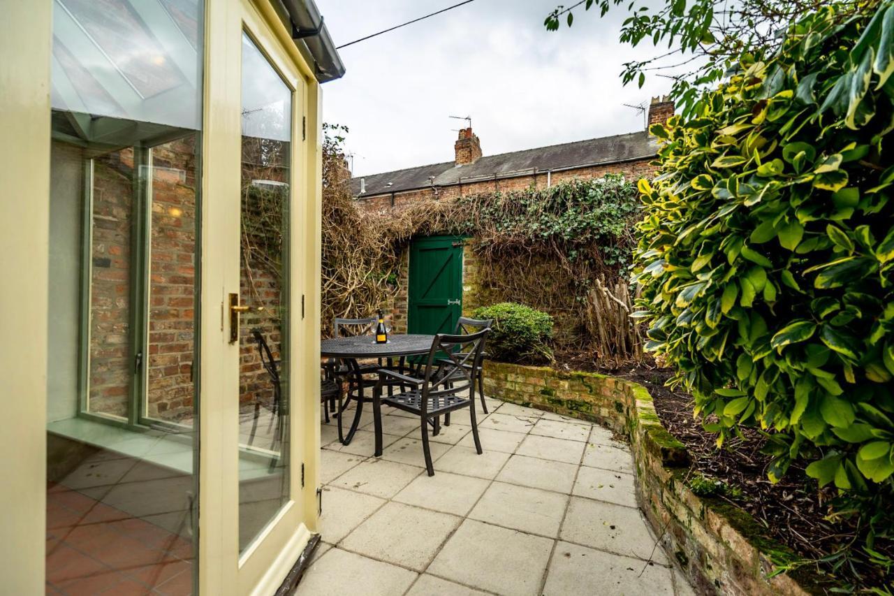 7 St John'S Crescent Villa York Exterior photo